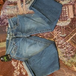 Wrangler Rock 47 crop